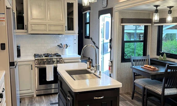 Queen Creek Casa | Luxury Secluded Couples Getaway with Private Pool