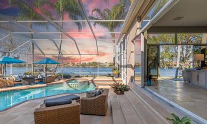 Bearss Plaza Casa | Luxury Short Term Rental in North Tampa