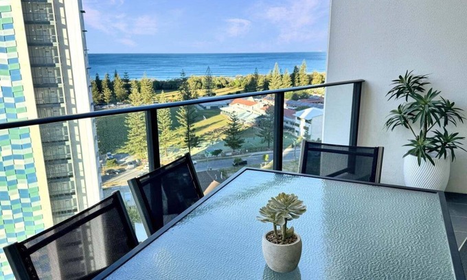 Broadbeach Apartamento | Luxury Sierra Grand Stay Ocean Views 2BR Lvl15