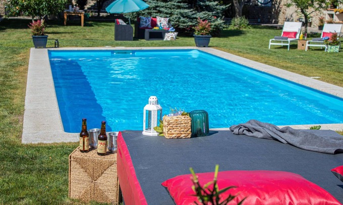 Padron Casa | LUXURY SINGULAR VILLA ROSA