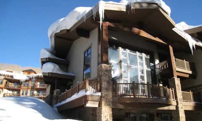 Salt Lake Mountain Resorts Casa | Luxury ski-in townhome in Solitude Resort