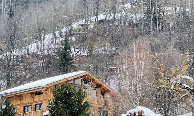 Seez Chalet De Esquí | Luxury ski/mountain chalet in The French Alps. Stunning in Winter and Summer!