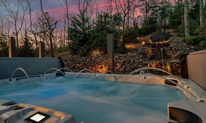Rocky Grove Cabina | 🏡 Luxury Smoky Mountain Retreat | Mega Spa, Game Room & Stunning Views