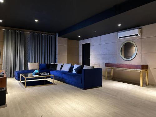 Gulberg Apartamento | Luxury Soundproof Apt, MM Alam Road, Gulberg
