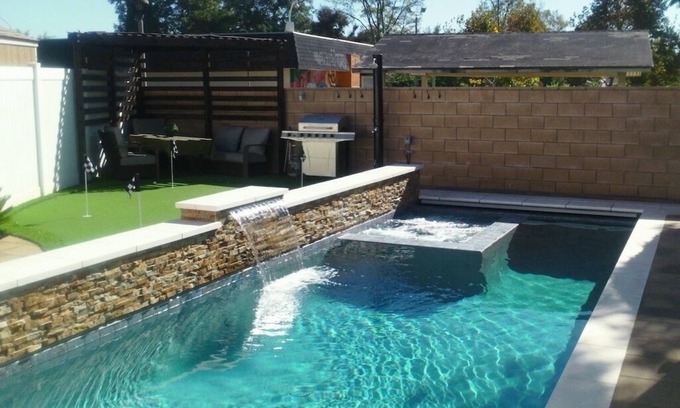Pomona Casa | Luxury Spa Resort: Pool, Jacuzzi, Sauna, Waterfalls, Koi Pond, Putting Greens