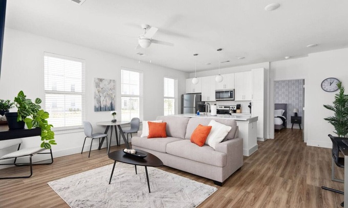 Pflugerville Apartamento | Luxury Stay! 1B/1B w/ Gym, Pool, & Shops Nearby