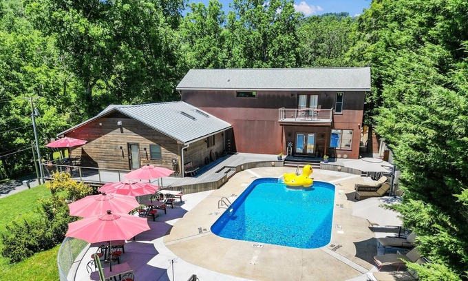 Asheville Apartamento | SUITE RURAL 5 * ACERO @ UTOPIA ~ PISCINA ~ TUBO CALIENTE ~ <$ 10 UBER ~ WiFi ~ VIDA SILVESTRE