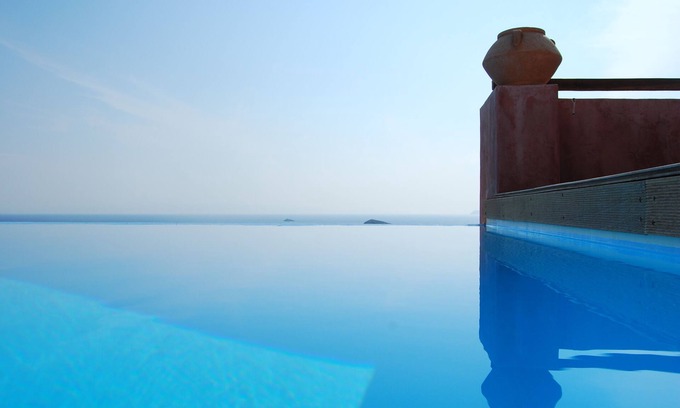 Xanthi Region Villa | Lujosa villa de piedra con piscina y espectaculares vistas al mar.