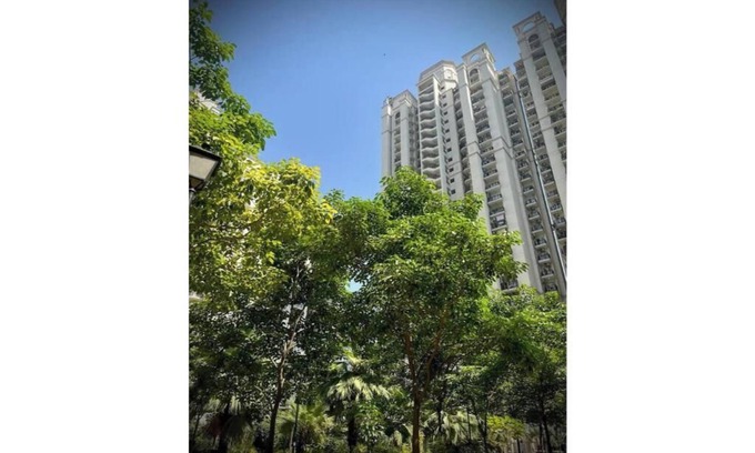 New Delhi Apartamento | Luxury Studio Apt in Dlf Capital Greens West Delhi