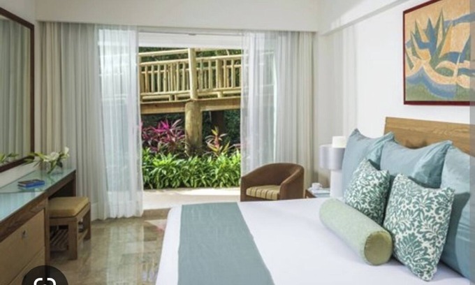 Downtown Cancun Complejo | Luxury studio- golf resort on the beach! NEW Cirque du Soleil entertainment!!
