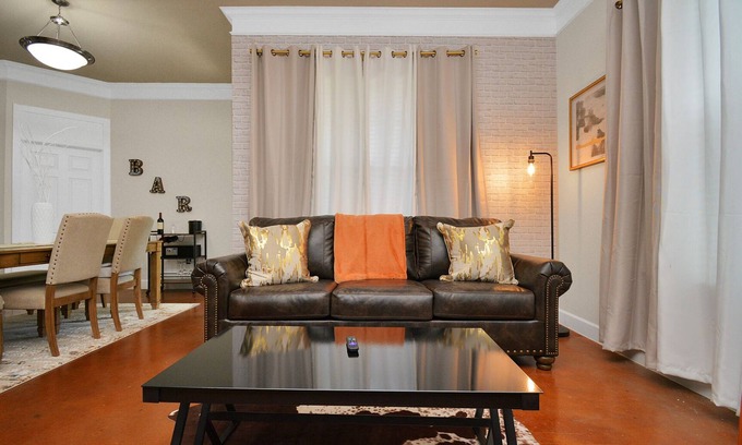 Washington Ave./ Memorial Park Apartamento | Luxury Suite | 2 Pools | Gym | Spa