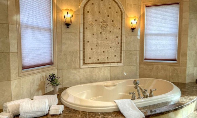 Millersburg Apartamento | Luxury Suite on Millionaire Lane in Berlin Ohio's Amish Country