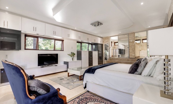 Greater Johannesburg Metropolitan Area Cabina | Luxury suite with exclusive offers and amenities in Midrand