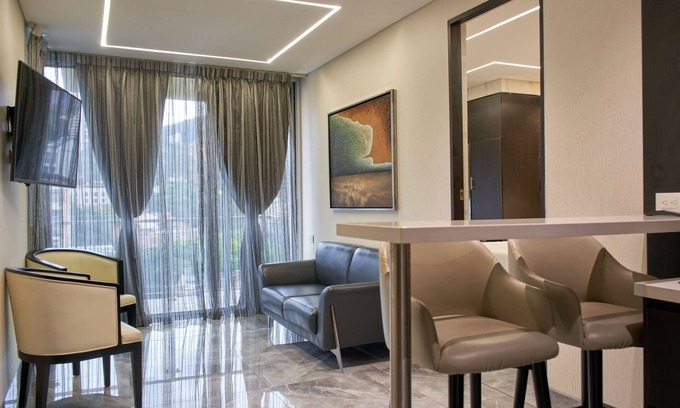 Las Lomas I Hotel | Suite de lujo con jacuzzi doble y vista