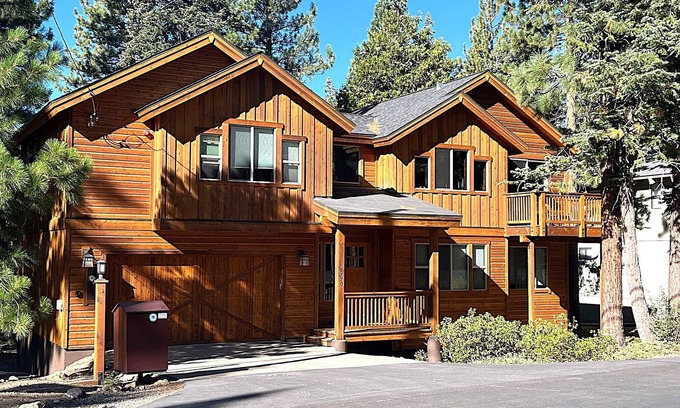 Kings Beach Casa | Casa de vacaciones de lujo en Tahoe Vista / Kings Beach / Alquiler de esquís disponible
