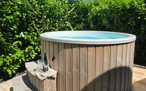 Schin op Geul Casa | Luxury Tiny House with private hot tub
