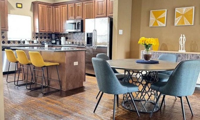 Legacy Park Apartamento | Luxury Town House at Legacy Shops