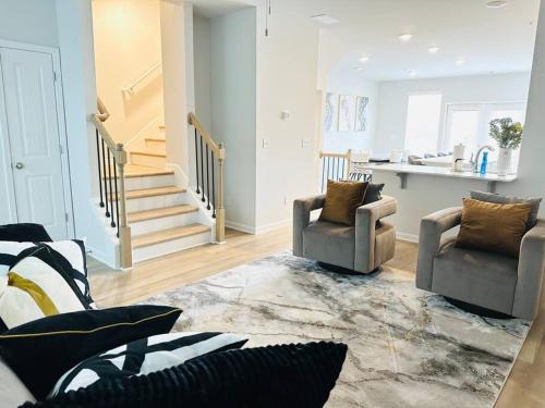 Fayetteville Casa | Luxury Townhome in Fayetteville