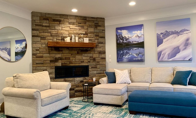 Lincoln Casa | Luxury townhome in the White Mtns. Convenient to hiking and area activities!