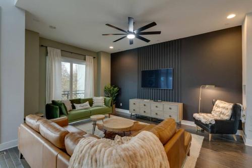 Edgehill Casa | Luxury Townhome! Rooftop-Game Room! Near Broadway!