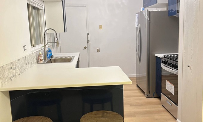 Forestview Casa | Luxury Townhouse with AC, SmartTV, and Free Parking!