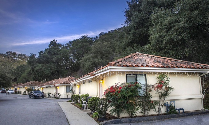 Atascadero Cabaña | Luxury Turn-Key Cottage Rental, California Central Coast, Nearby Gym & Pool