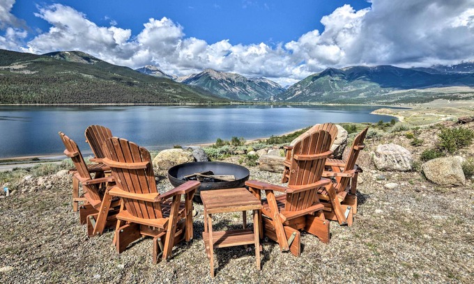Twin Lakes Cabina | Luxury Twin Lakes Cabin w/ Breathtaking Views