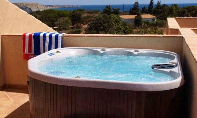 Praia da Luz Apartamento | Apartamento de lujo de dos dormitorios con vistas al mar en un spa 5 *
