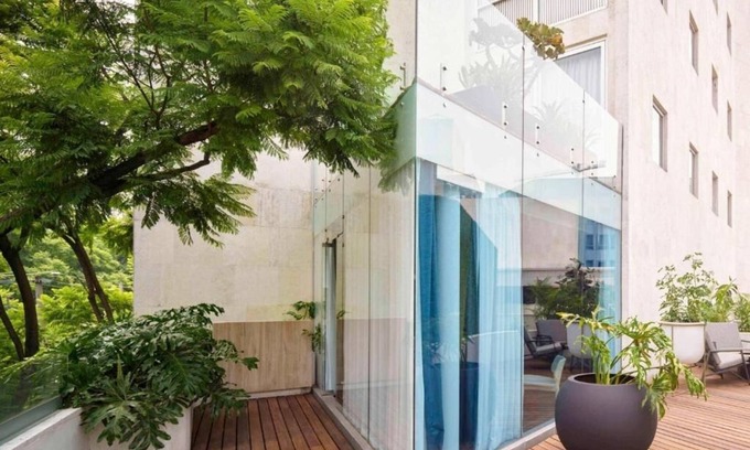 Hipodromo Hotel | Luxury Urban Escape w/ Balcony &Terrace, Pet-friendly, Near El Pendulo Bookstore!