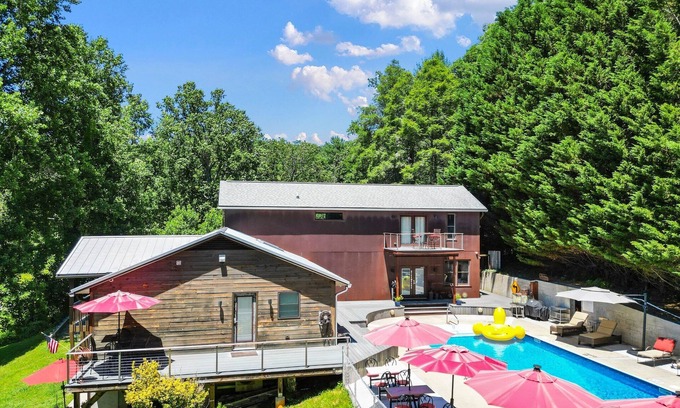 Asheville Apartamento | GLAMPING; Airstream + Desayuno + jacuzzi + vistas a la montaña + 2M DTN Asheville