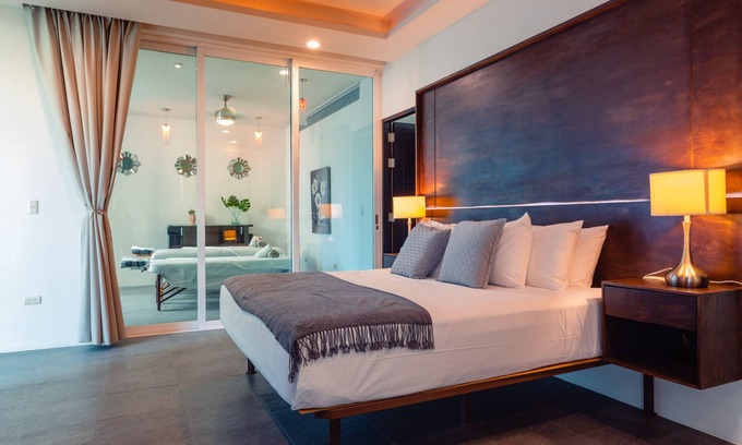 Colonos Cuzamil Villa | Luxury Villa w/Pool and spacious garden 5bedroom for 10 !