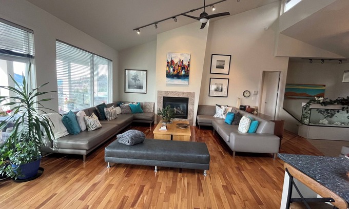 Okanagan-Similkameen Casa | Luxury View Home
