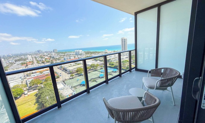 North Beach Condominio | Luxury View-Modern 1-BR Condo with Panoramic Ocean Views, Pool & Gym–Miami Beach