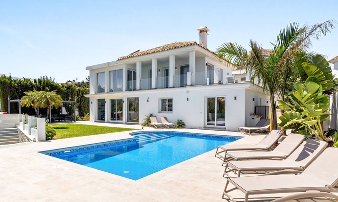 Mijas Villa | Villa de lujo, Casa Colina, 5 habitaciones con vista al mar a la Cala de Mijas
