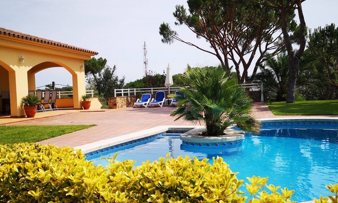 Macanet de la Selva Villa | Villa de lujo Costa Brava, wifi, Netflix, piscina privada, canales de TV internacionales