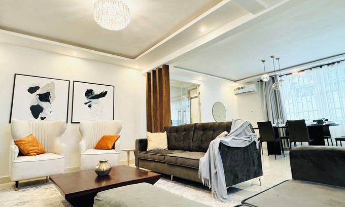 Teshie Villa | Luxury Villa - 4BR/4.5BA - WiFi - 5Min From Labadi Beach / Car+Driver Rental