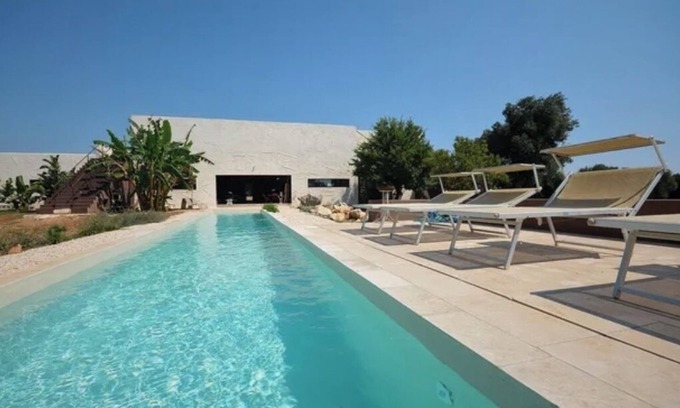 Carovigno Villa | VILLA DE 4 DORMITORIOS CON PISCINA PRIVADA A SOLO 3 MINUTOS DE LAS PLAYAS