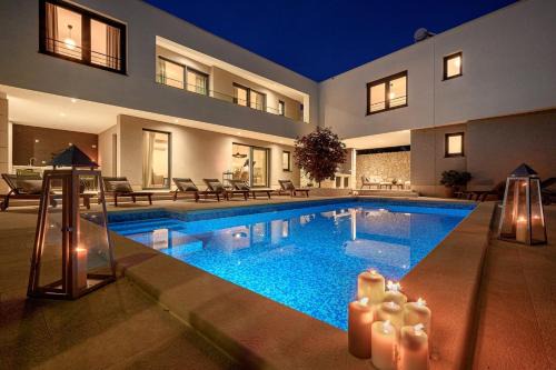 Kastel Sucurac Villa | Luxury villa Adris with heated pool, Gym, sauna - Split