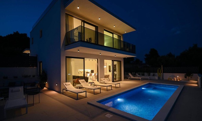 Businci Villa | Luxury Villa Arete