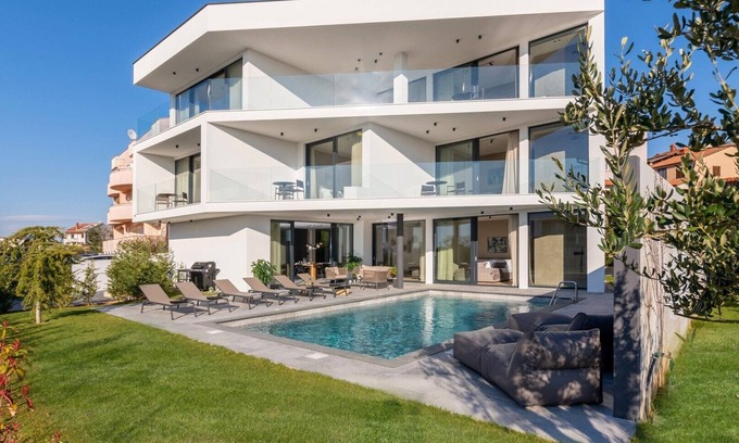 Stinjan Casa | Villa Aruna / Premium Villa Aruna in Pula, Istria