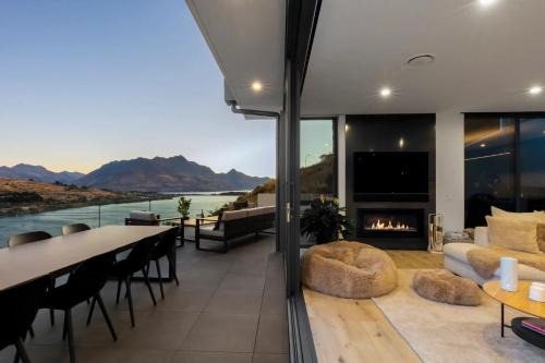 Frankton Casa | Luxury Villa- BBQ - Hot Tub- Free Parking AC
