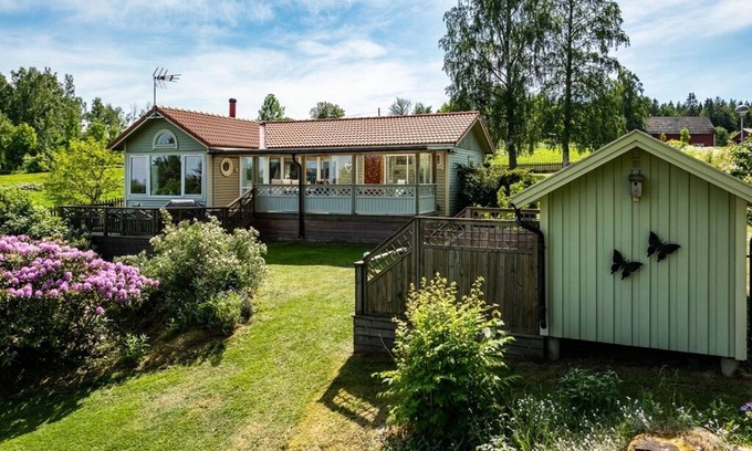Hjo Casa | Hermoso, tranquilo y confortable alojamiento cerca del lago Mullsjön