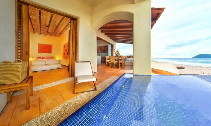 Ixtapa - Zihuatanejo Casa | Luxury Villa con Alberca Privada en Las Palmas