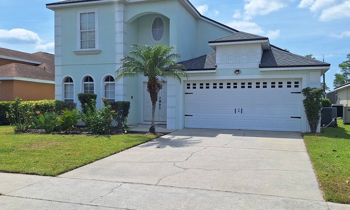 Orange Tree Casa | Luxury Villa - Family Oasis with Private Pool - close to Disney and Universal!