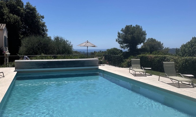 La Colle-sur-Loup Casa | Villa de lujo con impresionantes vistas a la ladera y al mar cerca de St Paul de Vence.