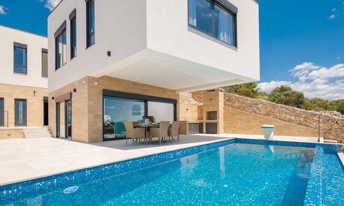 Businci Villa | Luxury Villa Gold Pearl with Pool