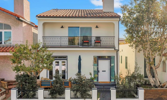 Belmont Shore Casa | Luxury Villa in Belmont Shores 4 Bedrooms 3 Bath