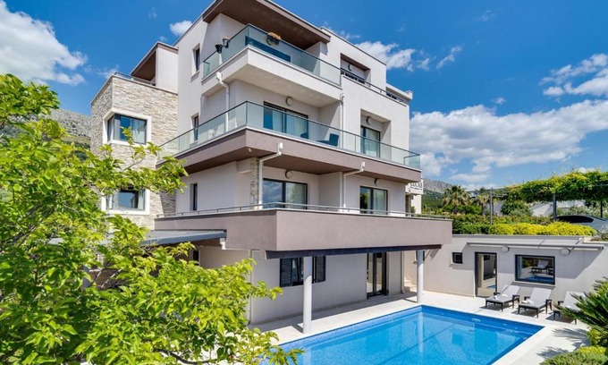 Podstrana Villa | Luxury Villa Lucas with heated pool, whirlpool, sauna, 14 pax