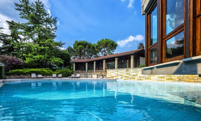 Arbizzano Villa | Villa de lujo cerca de Verona: diseño, piscina, parque, tenis, gimnasio