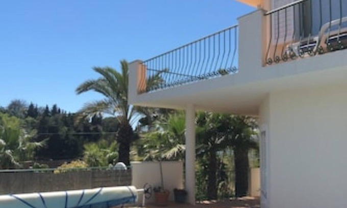 Ferragudo Villa | LUXURY Villa overlooking beach-PRIVATE POOL, traditional village location